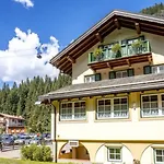 Rosella Park & Wellness Hotel 3*