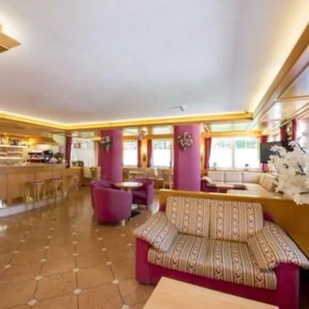Hotel Rosella Park & Wellness