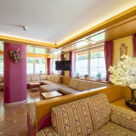 Rosella Park & Wellness Hotel 3*