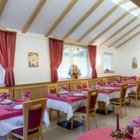 Rosella Park & Wellness Hotel
