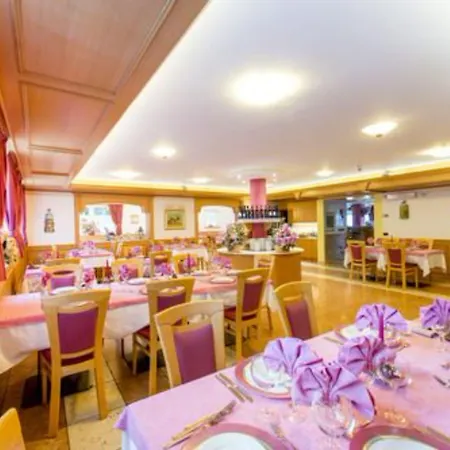 Rosella Park & Wellness Hotel Canazei