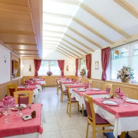 Rosella Park & Wellness Hotel