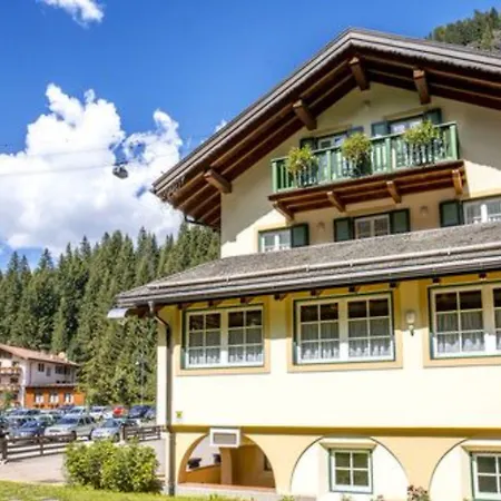 Rosella Park & Wellness Hotel 3*