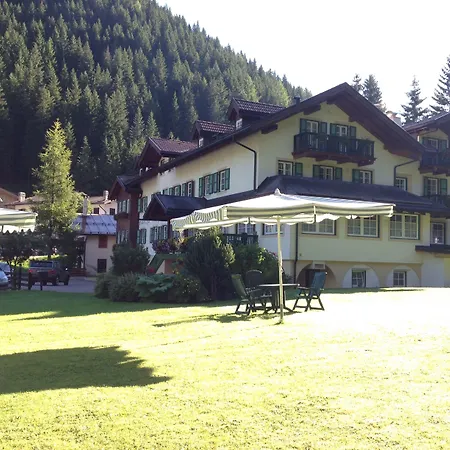 Rosella Park & Wellness 3* Canazei