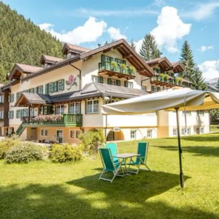 Hotel Rosella Park & Wellness 3*