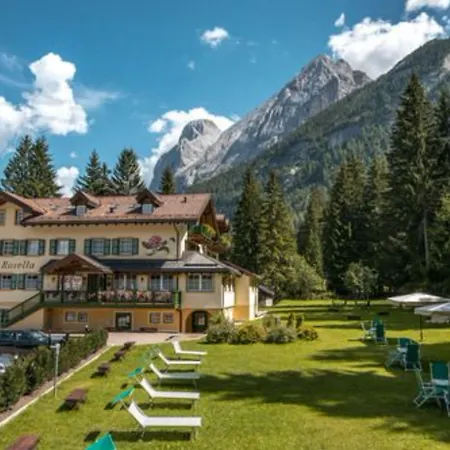 Rosella Park & Wellness 3*