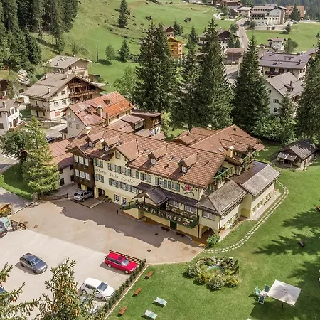 Rosella Park & Wellness Отель 3*