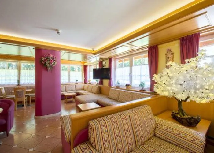 Rosella Park & Wellness Hotel 3*