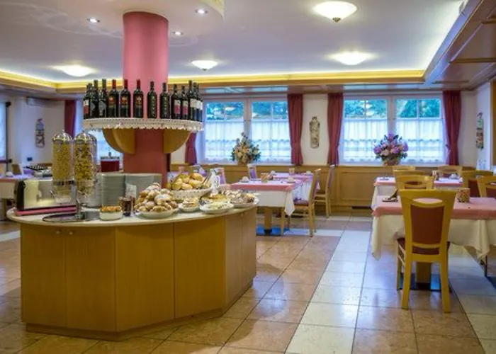 Rosella Park & Wellness Hotel 3*