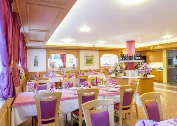 Hotel Rosella Park & Wellness 3*